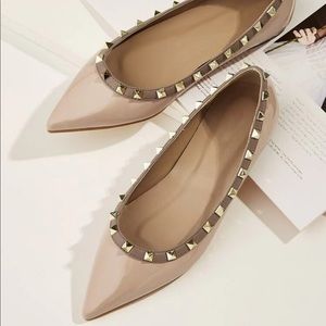 NWOT studded decor toe point flats